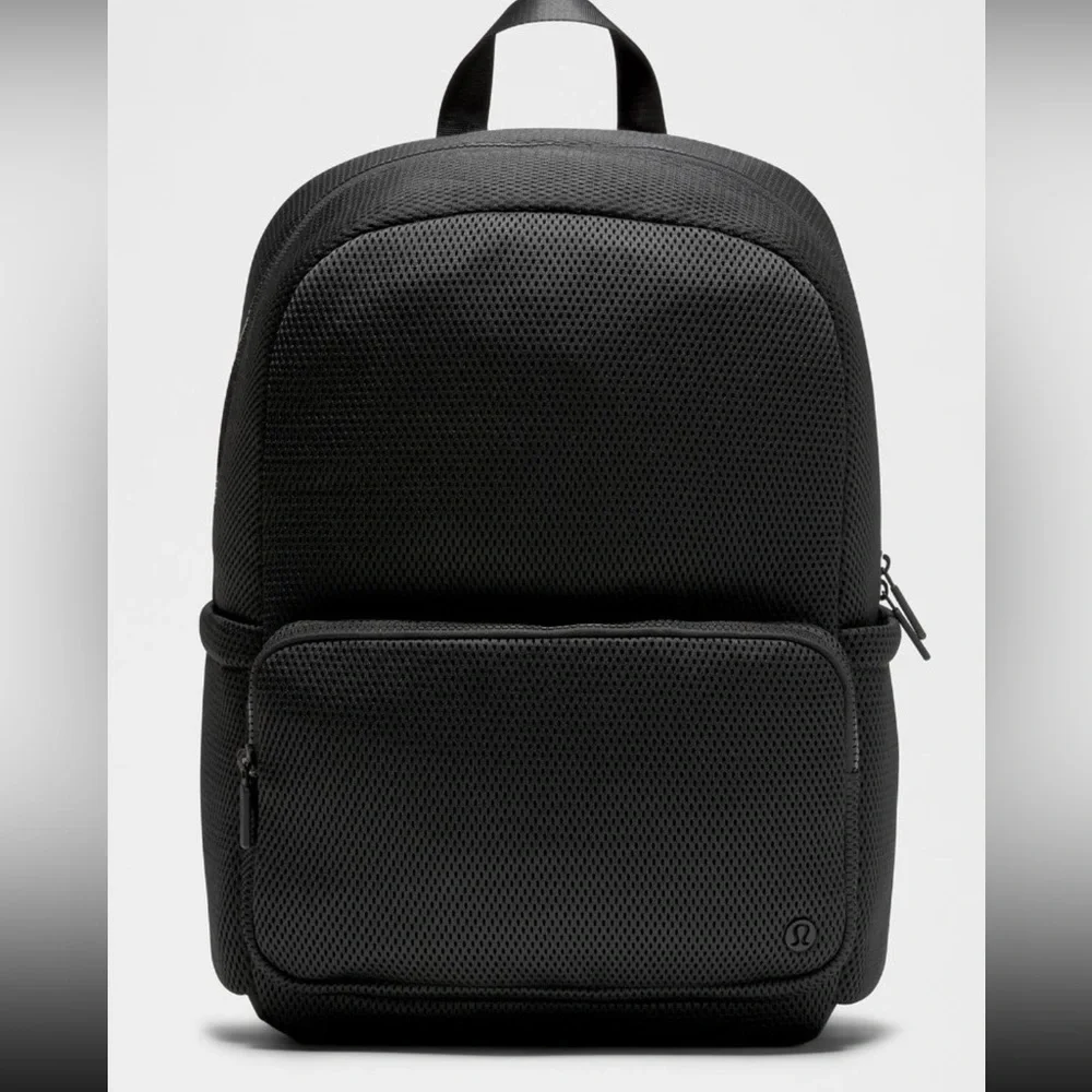 Lululemon Everywhere Backpack 22L Mesh Black NWT